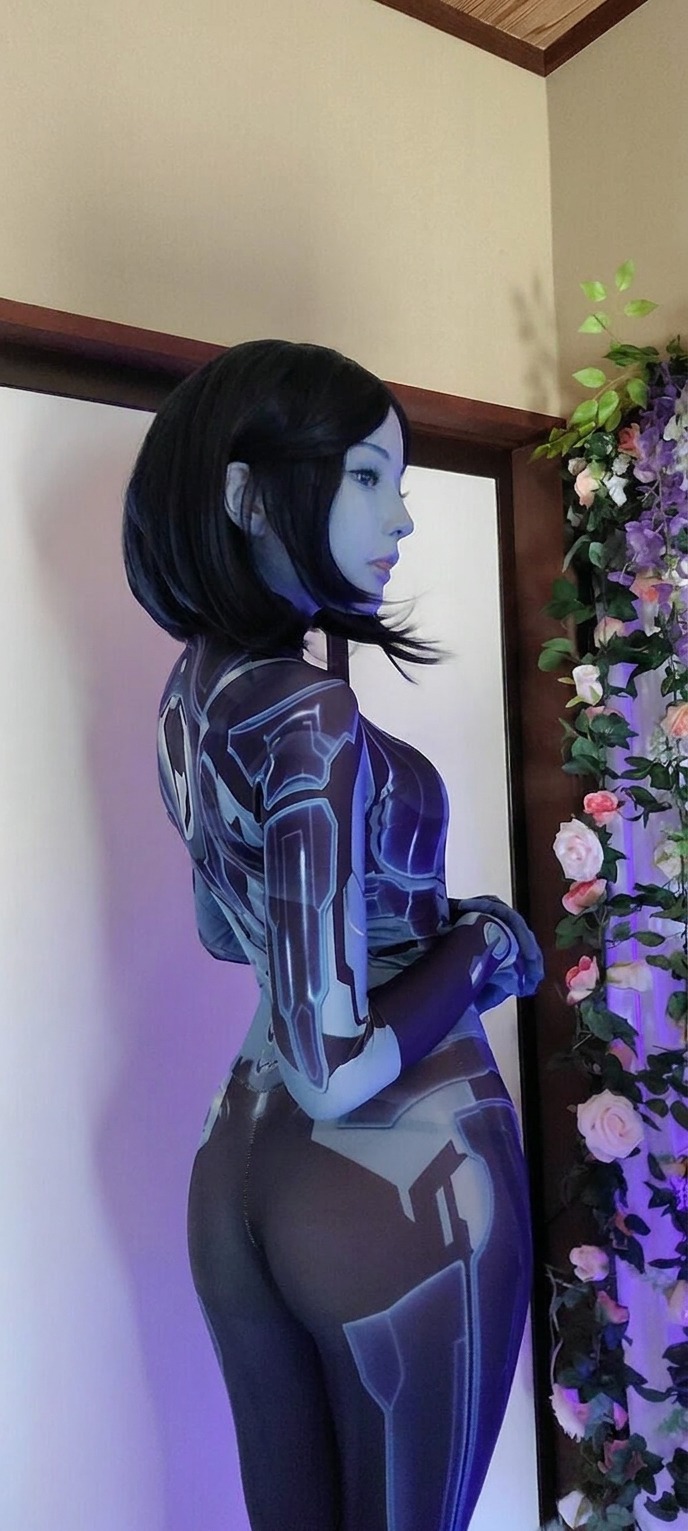 Cortana cosplay by cinnamohime — sample cover
